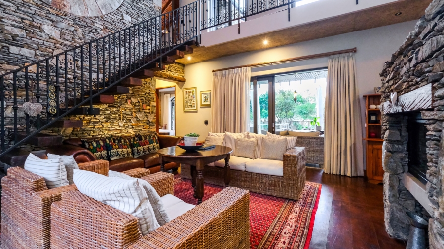 5 Bedroom Property for Sale in Kraaibosch Manor Western Cape